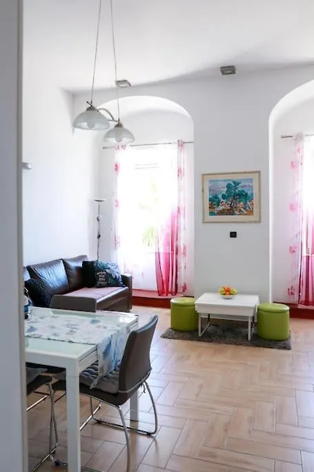 Apartment Tonka-Riva Σπλιτ