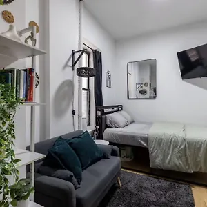 Steps From Everything - Modern In Downtown's Union Square Apartment New York